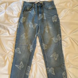 Worn once or twice, frayed cut, mom jeans style